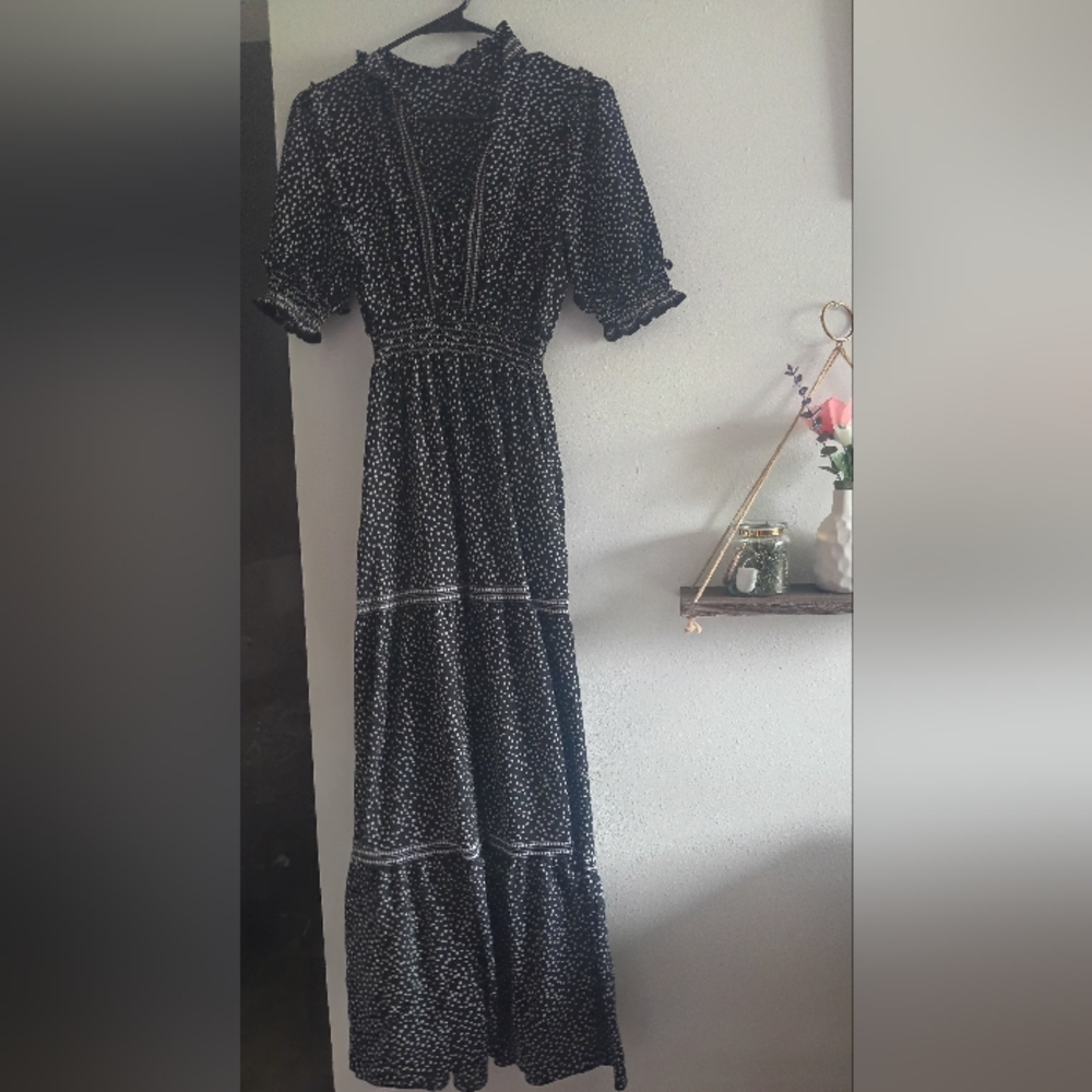 Max Edition Black and White Long Sleeve Dress